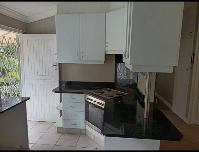 2 BEDROOM MAISONETTE TO LET IN ESSENWOOD